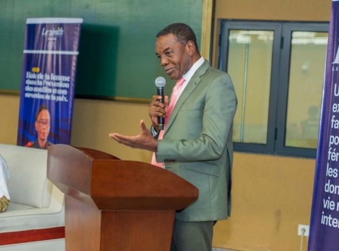4ème édition du Zénith WOMANUP : André Alain Atundu Liongo encense les exploits de la Première Dame Denise Nyakeru Tshisekedi